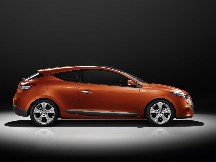 Renault Megane Coupe 2009 года  (фото 19 из 73)